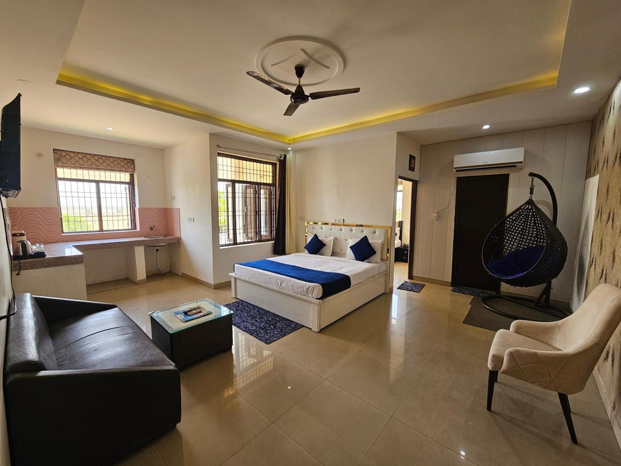 Elegance Resort Vrindavan Exterior photo