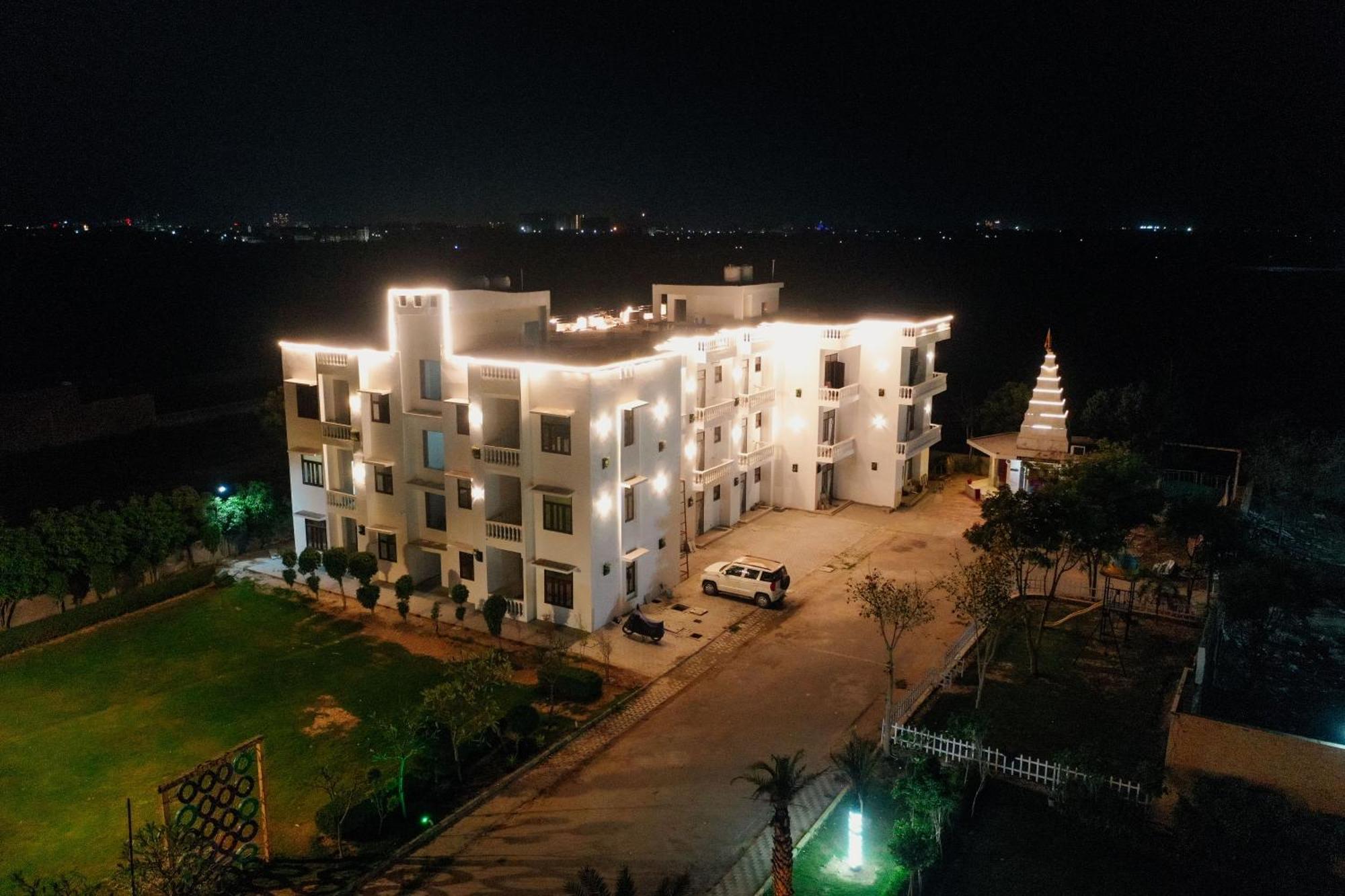 Elegance Resort Vrindavan Exterior photo