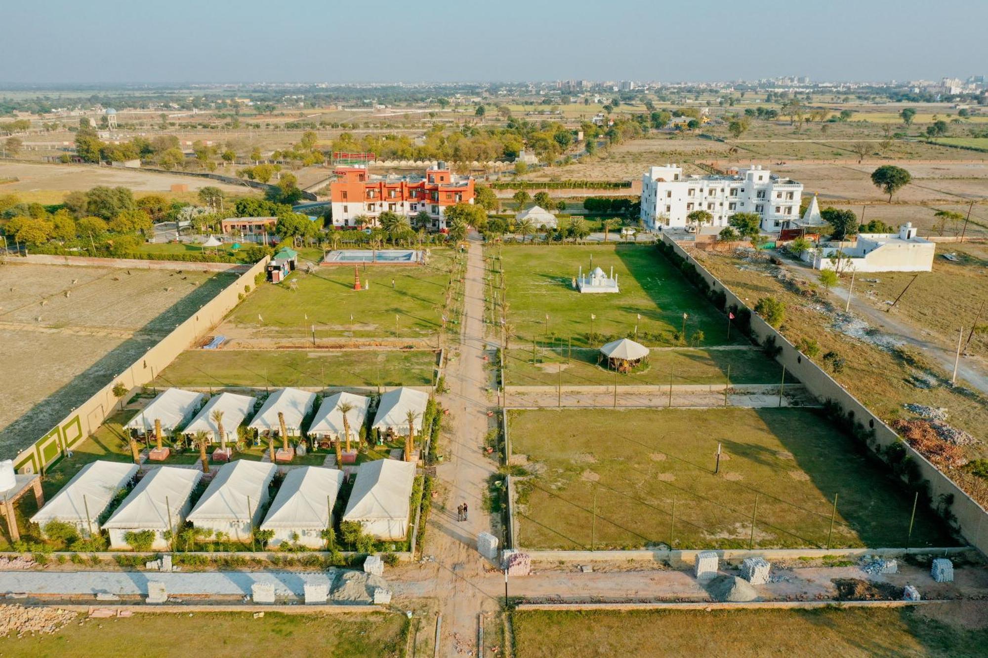 Elegance Resort Vrindavan Exterior photo